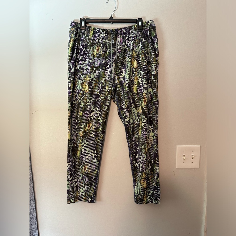 Lululemon Jet Crop *Luxtreme Floral Sport White Multi Pants Women’s 10 - Picture 6 of 11